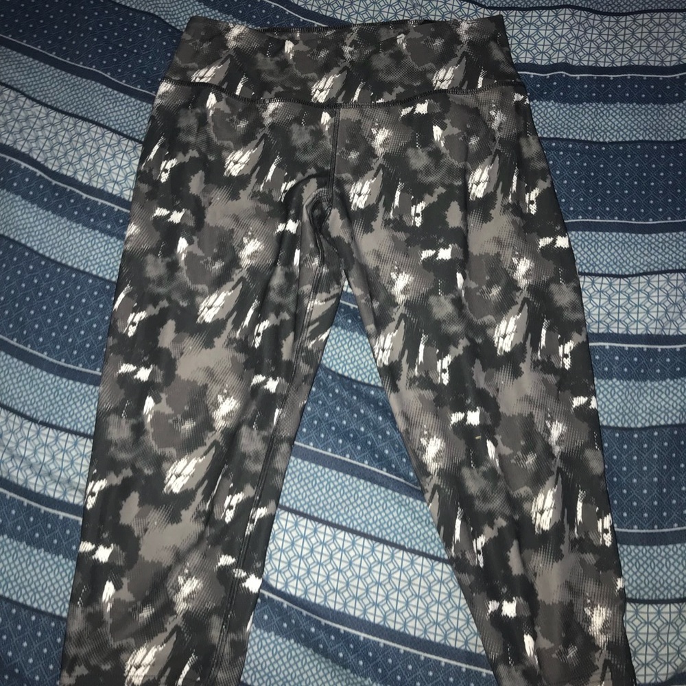 Women yoga tights (capris)